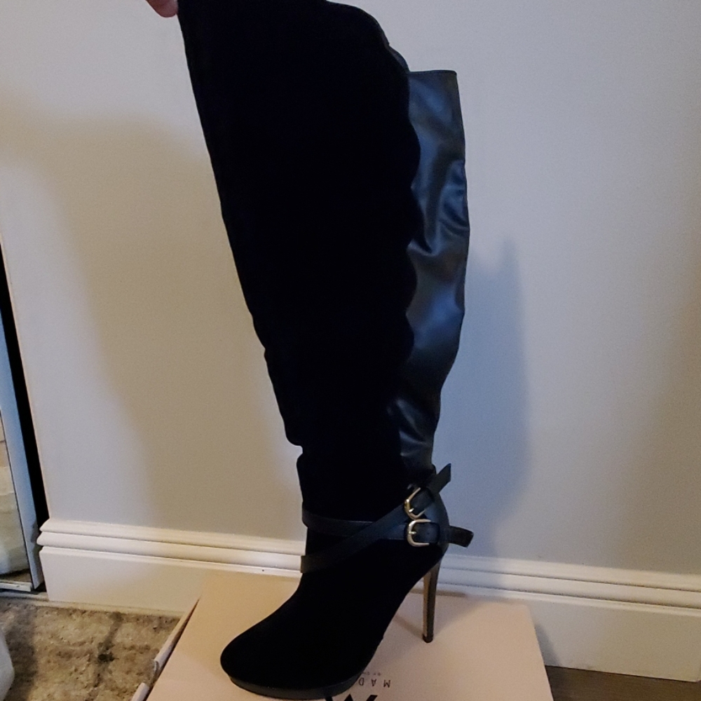 NWT Knee  black high heel boots size 7.5